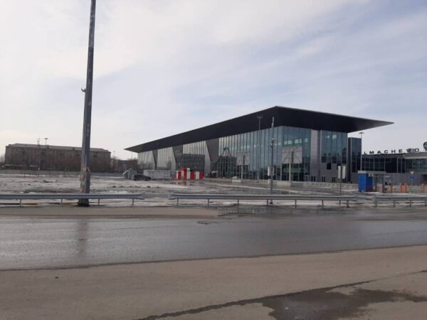 Под Новосибирском снесут 5-этажную гостиницу аэропорта Толмачево