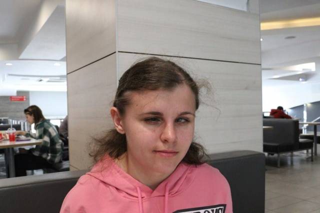 «Нужно доверять собаке»: незрячая сибирячка рассказала о жизни с лабрадором-поводырем