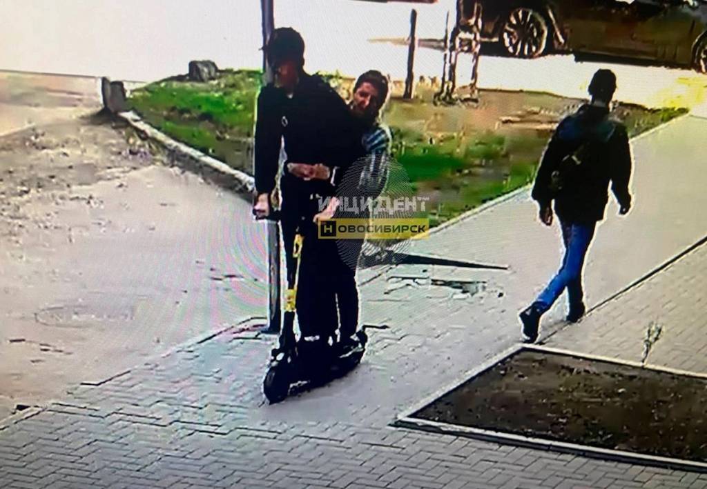 В Новосибирске двое самокатчиков сбили ребенка и открыли стрельбу по его отцу