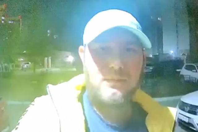 В Новосибирске мужчина украл чужой велосипед из подъезда: его объявили в розыск