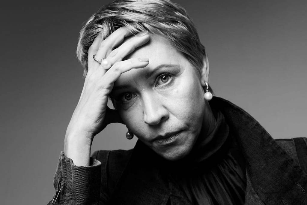 Новосибирскую телеведущую объявили в международный розыск