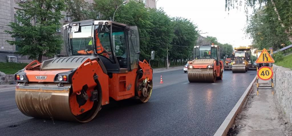 С начала строительного сезона в Новосибирске отремонтировали 152 дома и 100 дворов