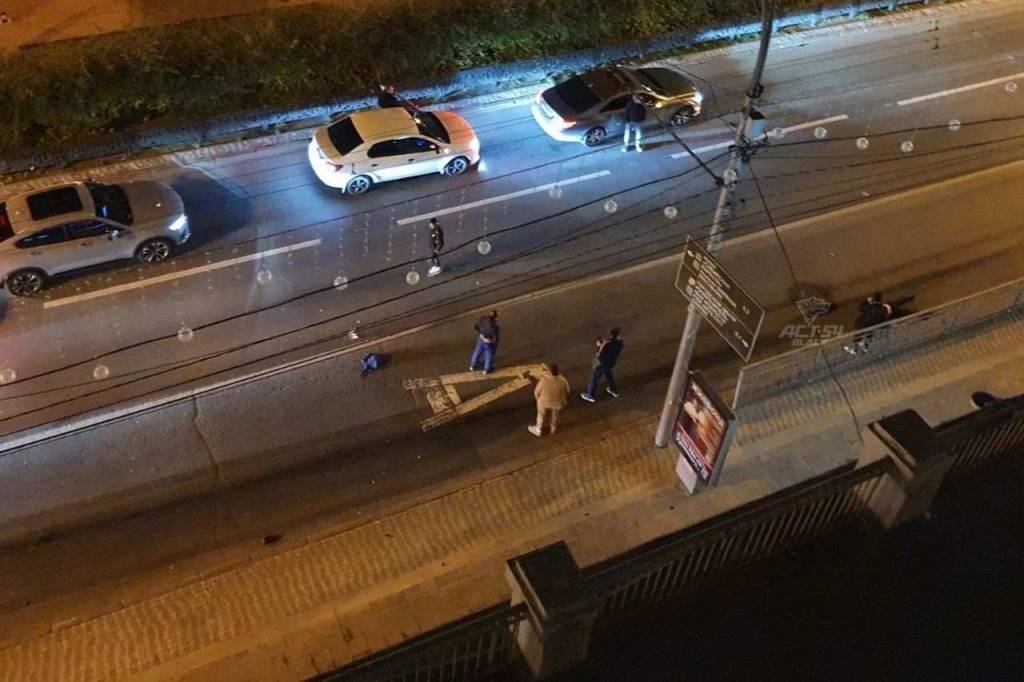 В Новосибирске водитель «BMW» сбил человека на Красном проспекте