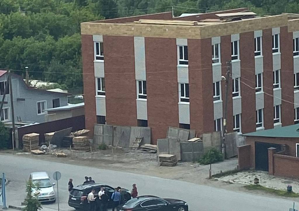 Новосибирцы написали открытое письмо Путину из-за строительства общежития для мигрантов