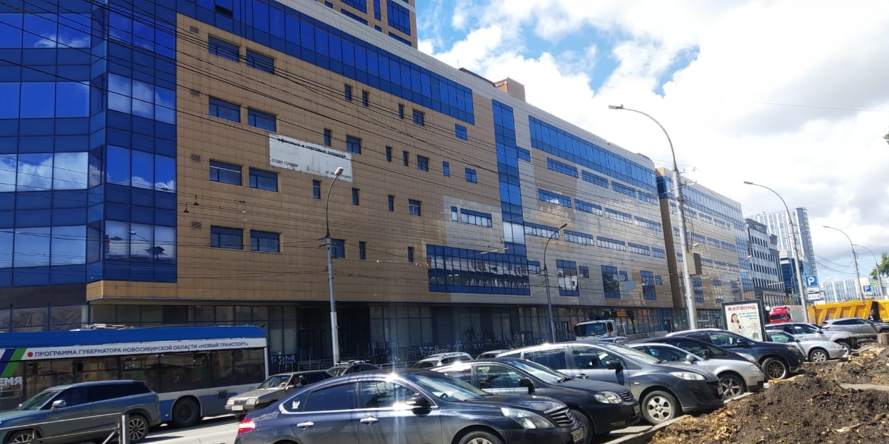 В Новосибирске cкандально известный долгострой на площади Маркса планируют продать за 1