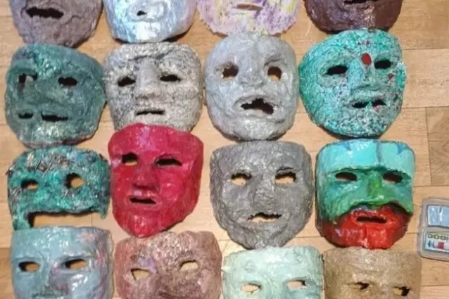 В Новосибирске продают коллекцию декоративных масок почти за 25 тысяч рублей
