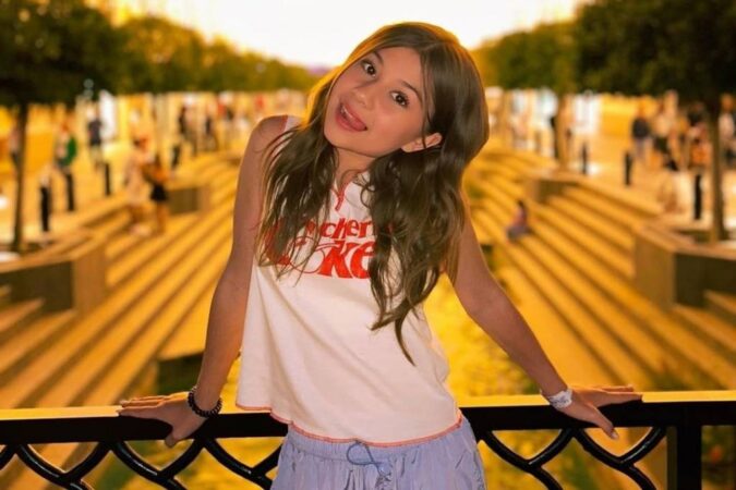 Блогер-миллионник из Новосибирска Милана Хаметова стала ведущей на телеканале МУЗ-ТВ