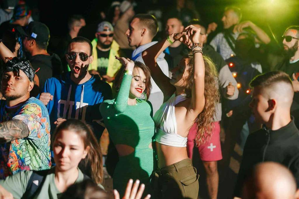 «Проводят оккультные обряды»: жители села под Новосибирском требуют отменить фестиваль «Индия»