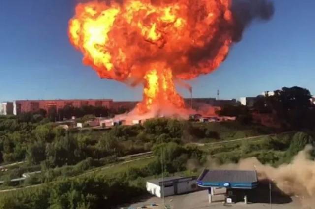 В Новосибирске владелец взорвавшейся заправки компенсирует 10 млн рублей страховых выплат потерпевшим