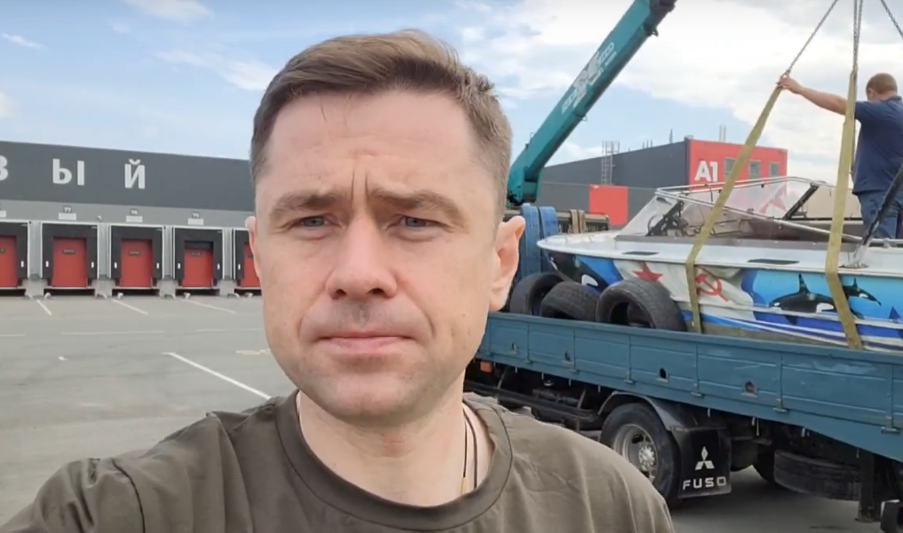 Депутат Госдумы Александр Аксененко отправил в зону СВО две моторные лодки