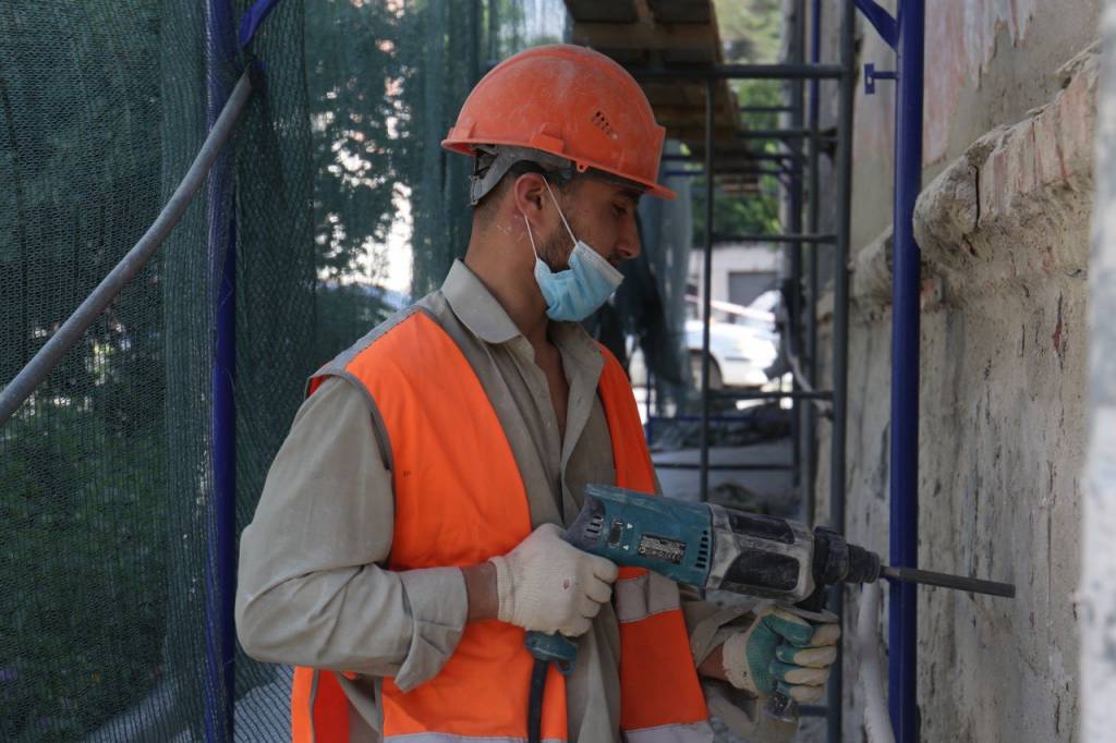 К 1 июля в Новосибирске капитально отремонтировали 130 жилых домов