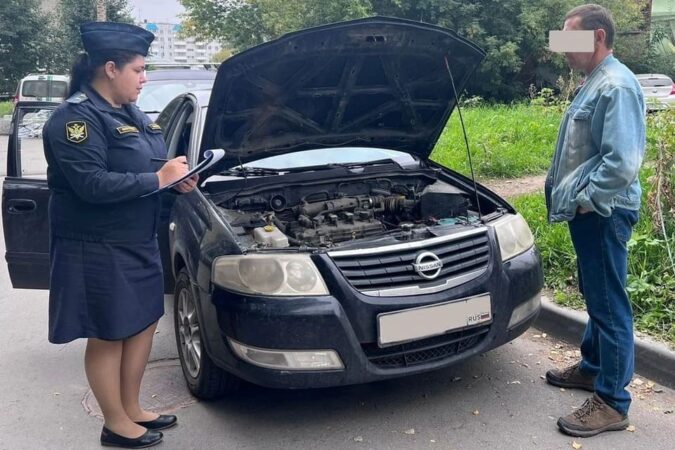 В Новосибирске автомобиль должника по алиментам арестовали из-за крупного долга