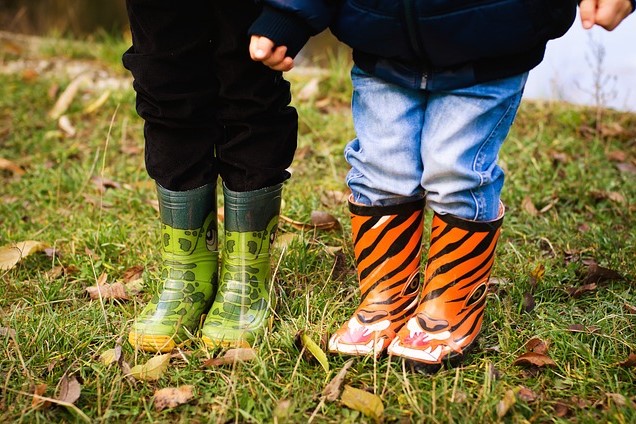 График и суммы выплат детских пособий в октябре 2023 года