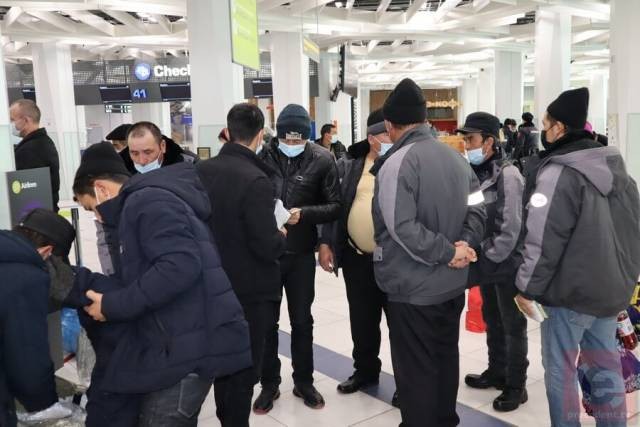 В Новосибирске сотрудники полиции в ходе проверки мигрантов задержали преступника