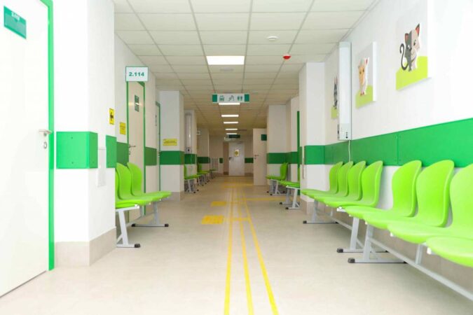 Власти могут расторгнуть договоры на строительство концессионных поликлиник в Новосибирске