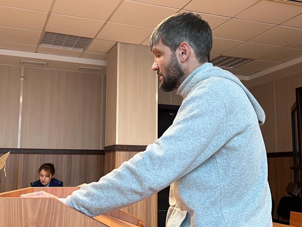 Новосибирец брызнул из баллончика полицейскому в лицо и сел на 3 года в тюрьму