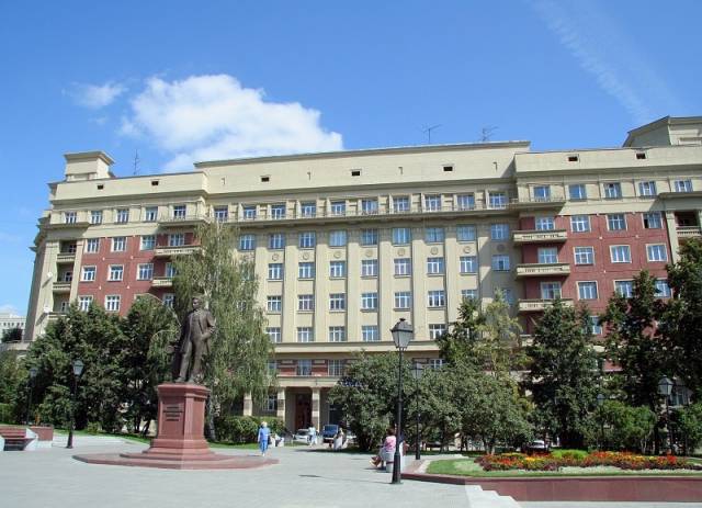 В Новосибирске 100-квартирный дом отремонтируют за 100 миллионов рублей