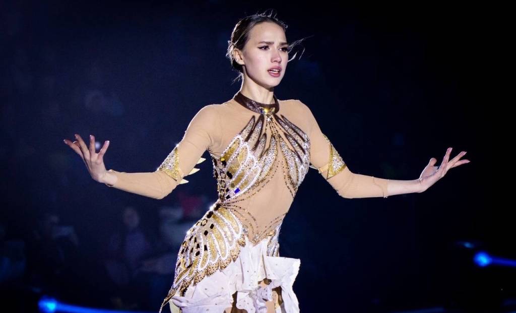 В Новосибирске фанаты атаковали фигуристку Алину Загитову