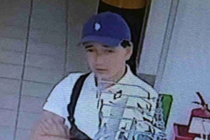 Под Новосибирском парень украл из магазина две игровые приставки Sony Playstation 5