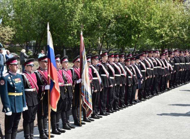 В Новосибирске торжественно открыли первую в России Аллею кадетской славы