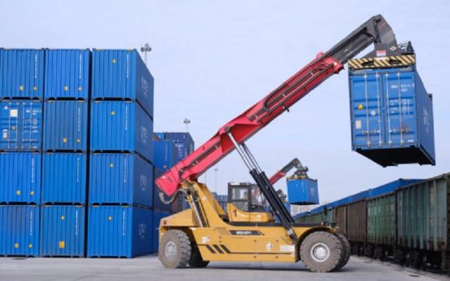 Крупнейший в Сибири транспортно-логистический центр начал работать в Новосибирской области