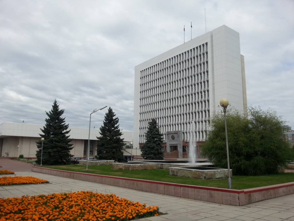 Снимать депутатские полномочия с лиц