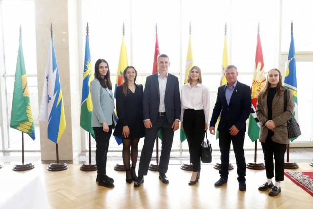 Первое заседание молодежного парламента прошло в Новосибирской области