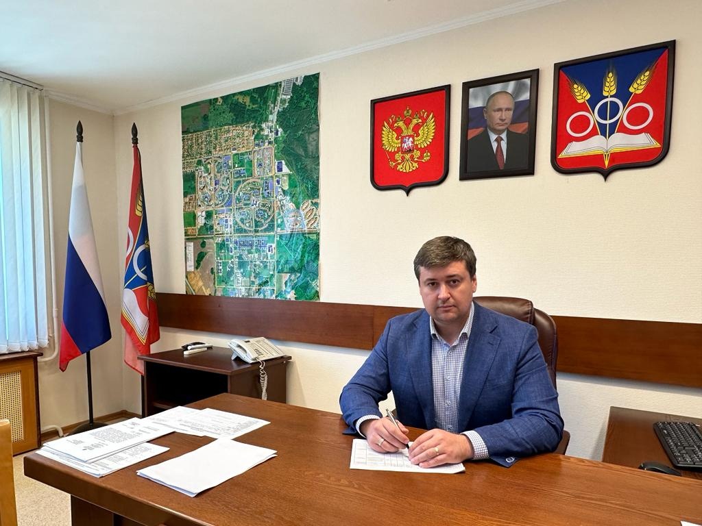 В отставку уходит глава рабочего поселка Краснообск Олег Яцков