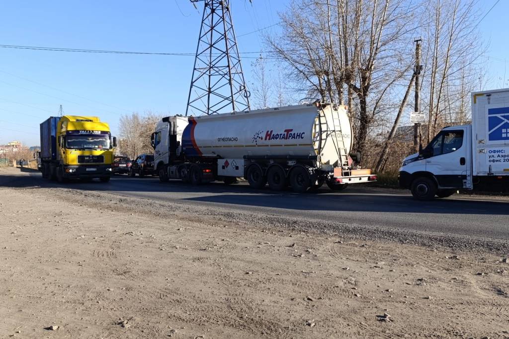 В Новосибирске капитально отремонтировали одну из самых загруженных улиц