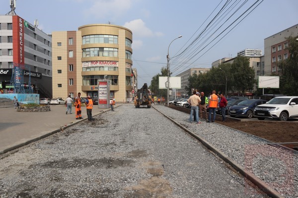 Андрей Травников поручил оперативно решить задачи по содержанию улиц и тротуаров в Новосибирске