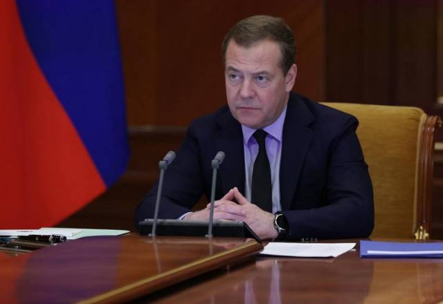 Дмитрий Медведев провел прием граждан в Новосибирске