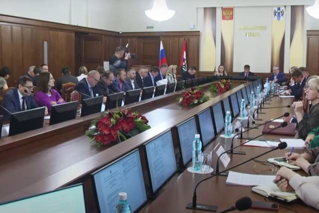 Депутаты Заксобрания НСО недовольны реализацией программ «Чистая вода» и «Жилье для молодых семей»