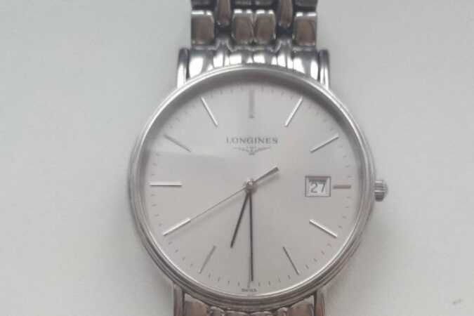 В Новосибирске рыбак ищет владельца элитных часов за 100 000 рублей