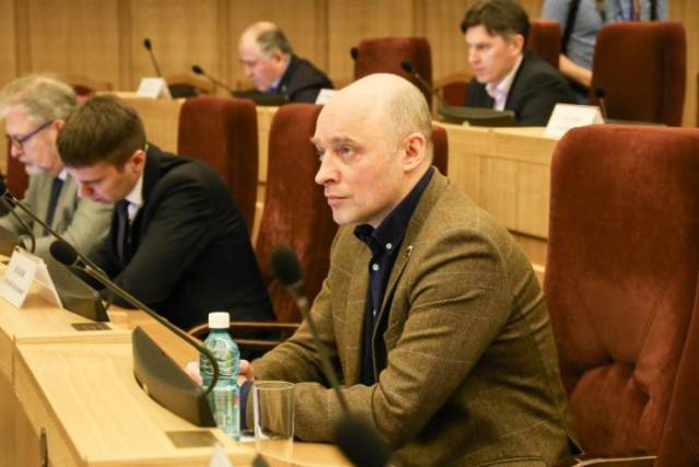 Вице-спикер новосибирского Заксобрания предложил изъять компьютеры у жителей