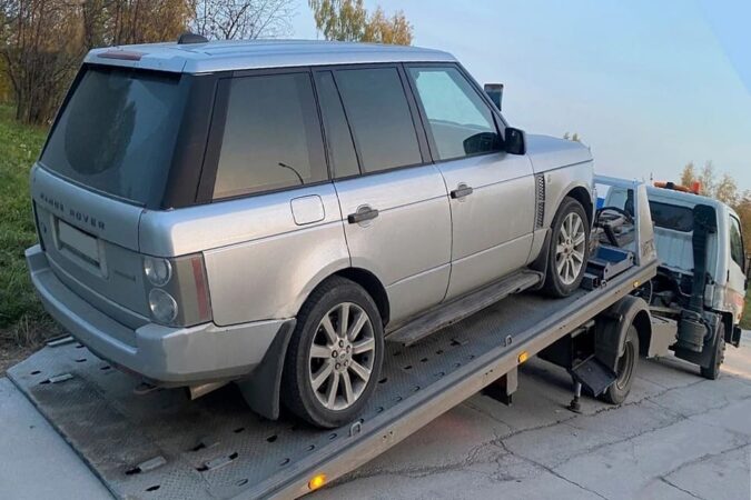 В Новосибирской области мужчина лишился внедорожника за долг в полмиллиона рублей