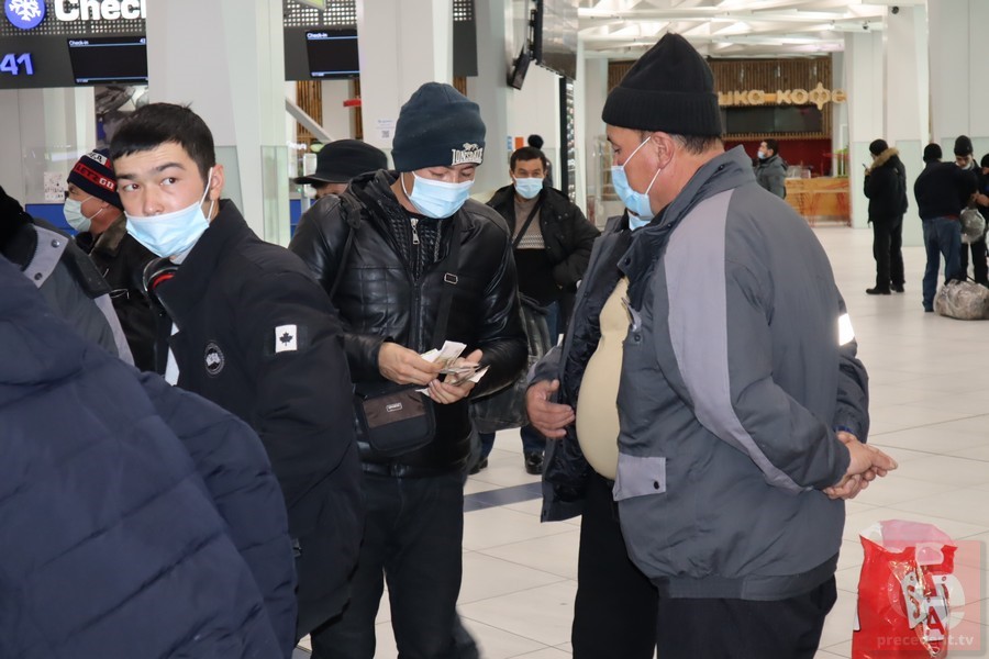 Из Новосибирской области за неделю выдворили и депортировали свыше 40 нелегальных мигрантов