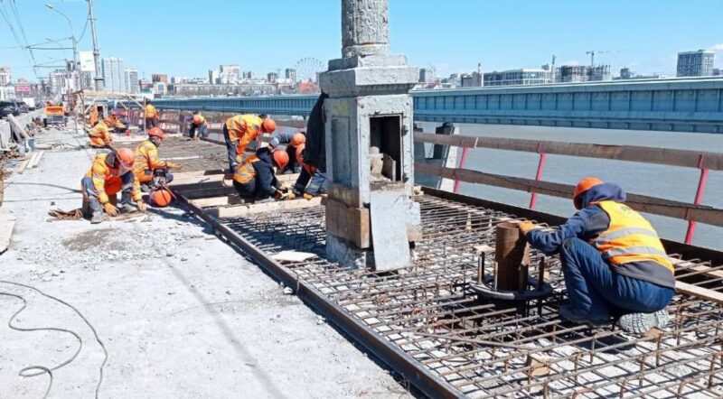 В Новосибирске подрядчика оштрафовали на 900 тысяч за нарушения при ремонте Октябрьского моста