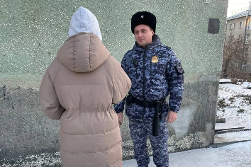 Пристав поймал новосибирскую алиментщицу в кафе