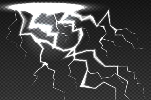 В Новосибирске от удара молнии сгорел дом и автомобиль