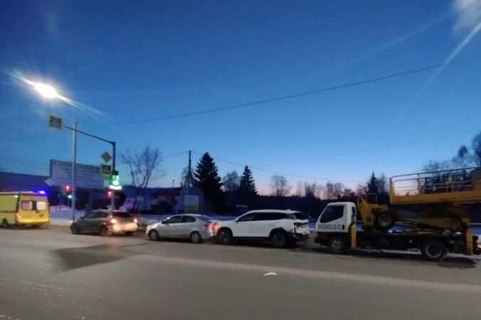 Массовое ДТП произошло в Заельцовском районе Новосибирска