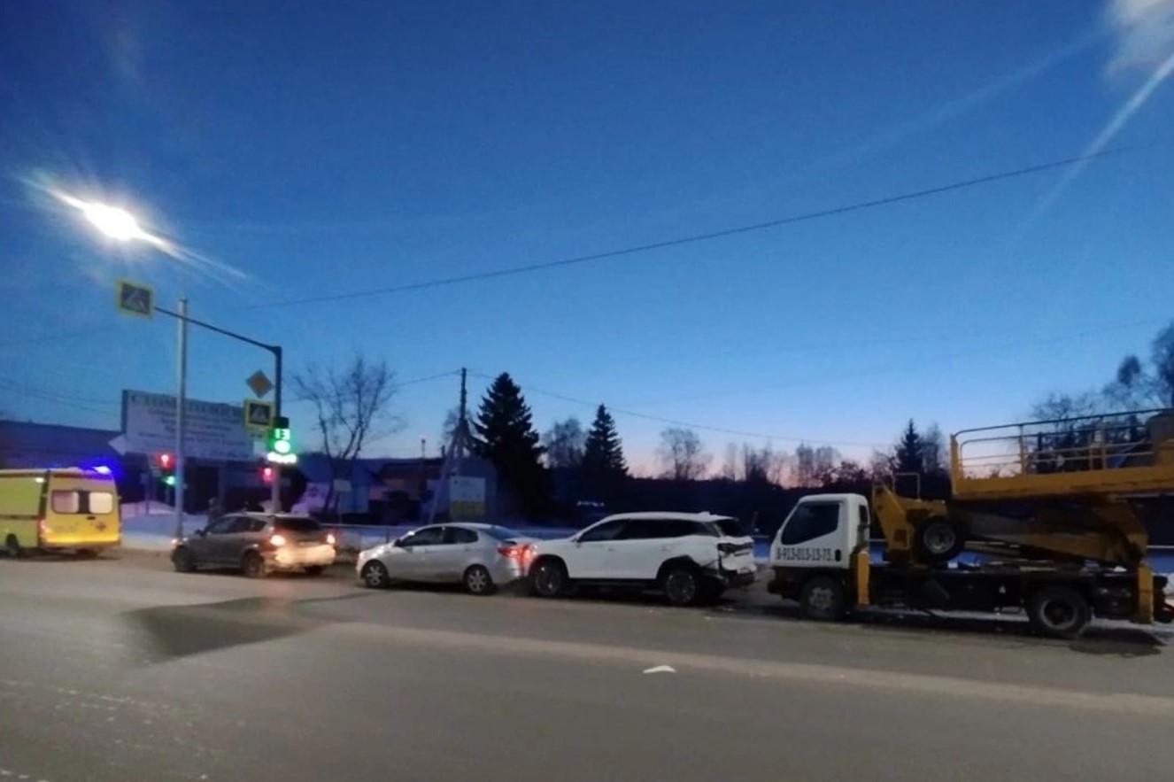 Массовое ДТП произошло в Заельцовском районе Новосибирска