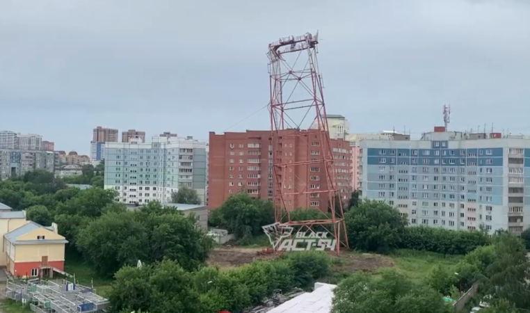 В Новосибирске снесли телевышку на Горском жилмассиве