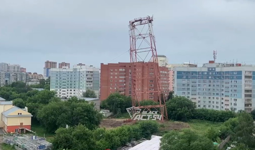 В Новосибирске снесли телевышку на Горском жилмассиве