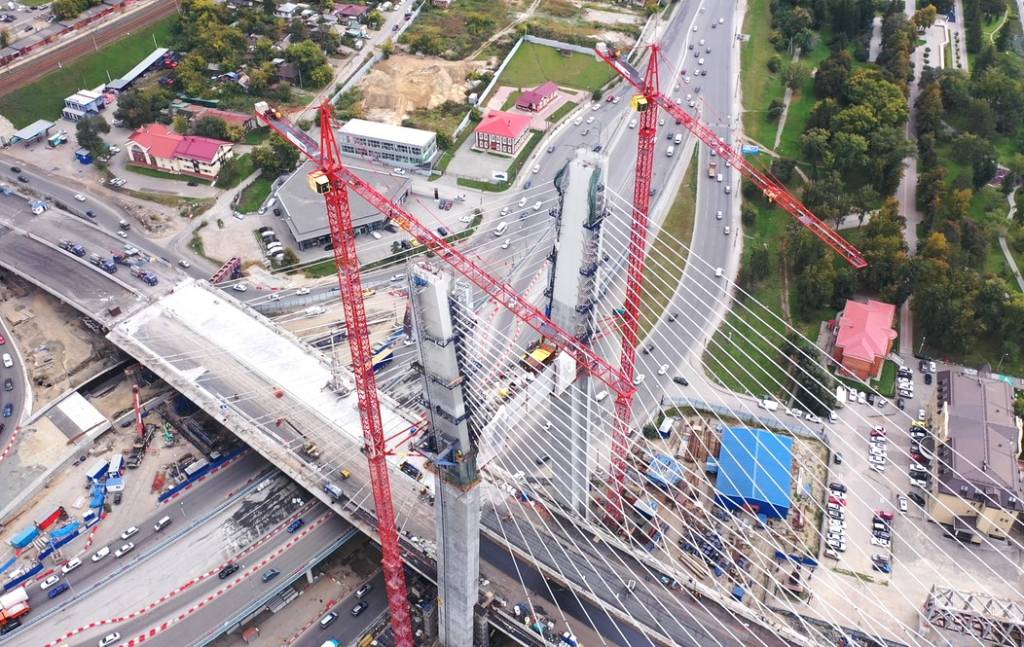 В Новосибирске начали красить четвертый мост через Обь