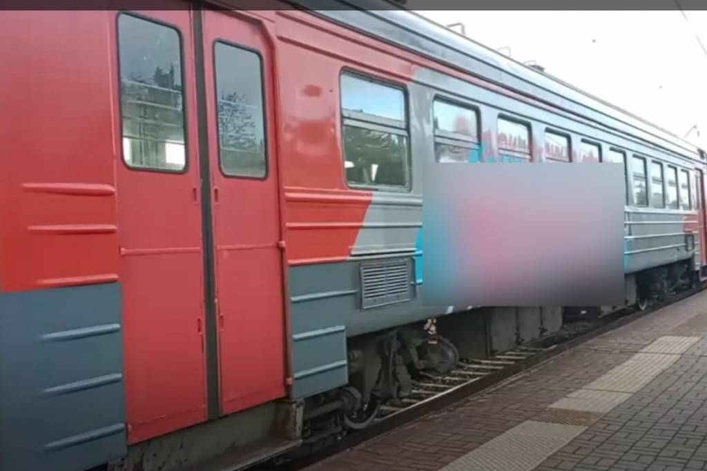 В Новосибирске наркодилеры разрисовали поезда  в Первомайке