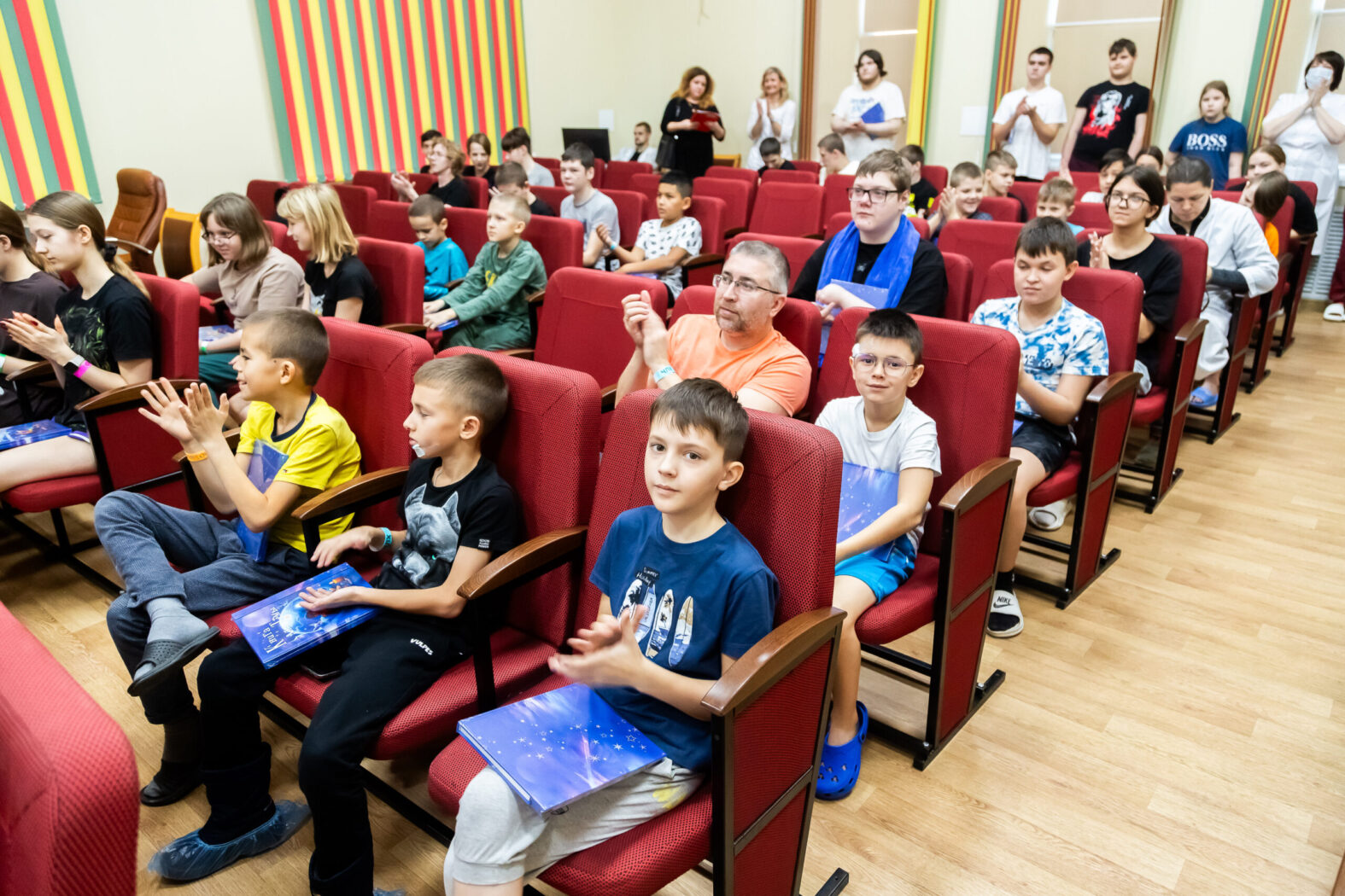 Пациентам больницы скорой помощи Новосибирска вручили «Книгу для Тёмы»   