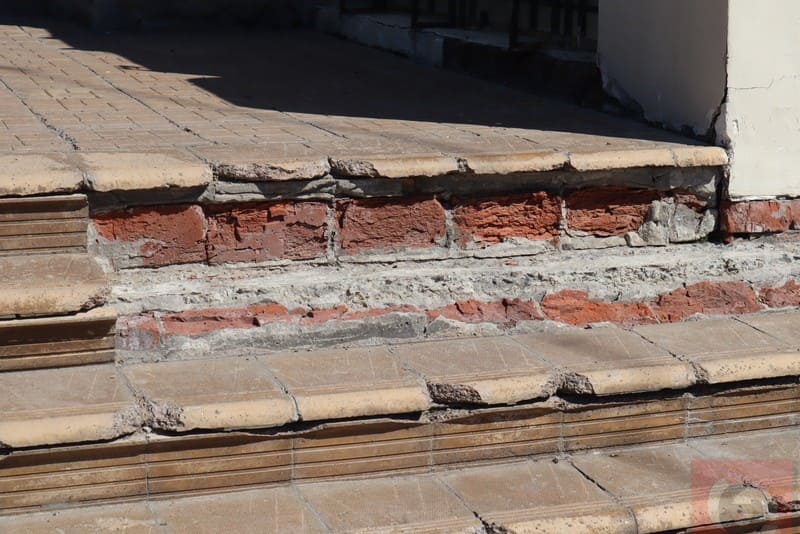 Мэр Новосибирска поручил отремонтировать лестницу на Речном вокзале ко Дню города