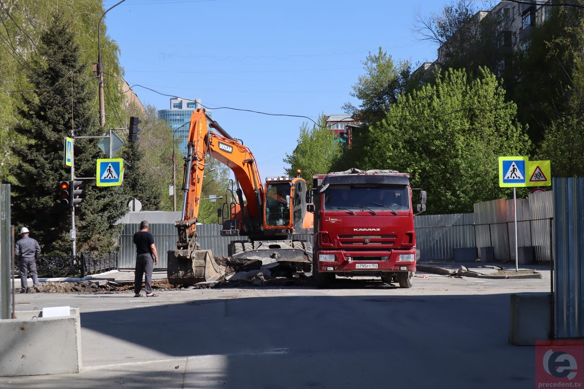 Депутаты горсовета Новосибирска хотят привлечь частные фирмы для контроля качества ремонта дорог после разрытий