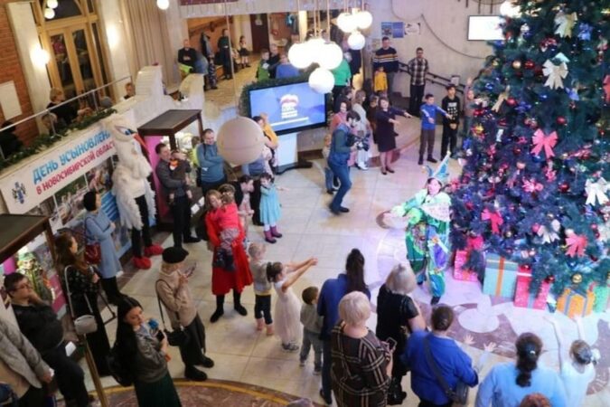 Свыше 40 детей-сирот в Новосибирской области нашли родителей в 2023 году