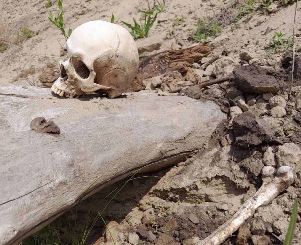 Под Новосибирском размыло кладбище исчезнувшей деревни